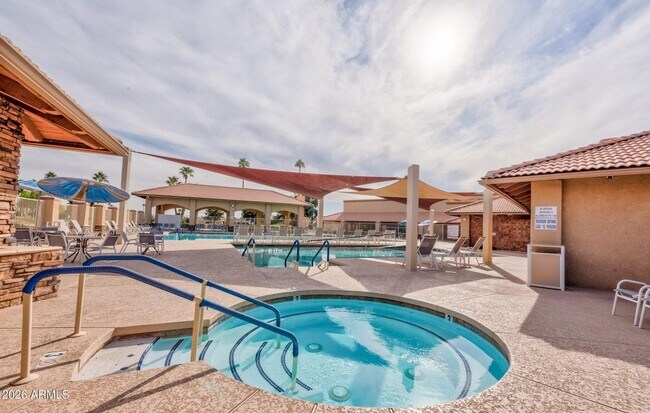 Building Photo - Discover comfortable seasonal living in Mesa, AZ with this well-appointed furnished & updated 2-b...