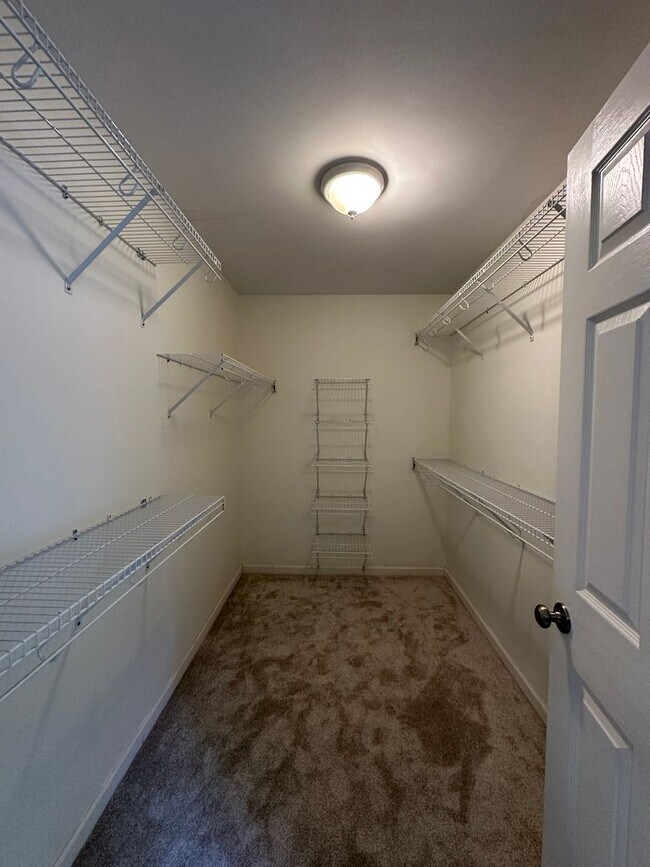 Building Photo - Move-In ready 3-bedroom 2-bathroom house on the Eastside