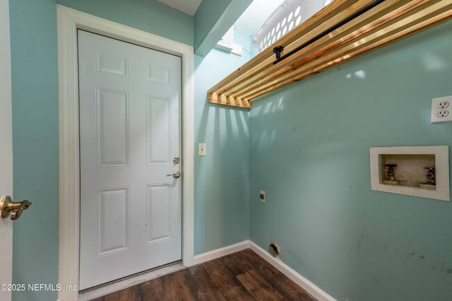 Building Photo - 2080 Tanager Dr