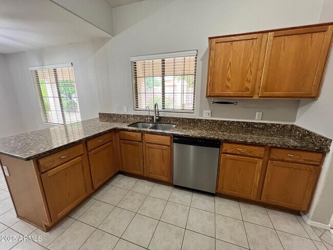 Building Photo - 10419 N 58th Dr