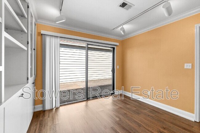 Building Photo - 1825 N Forest Hill Pl