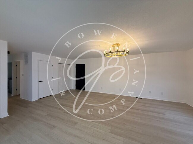 Building Photo - "Discover Spacious Comfort: Modern 3-Bed, 2-Bath in Maumee School District.