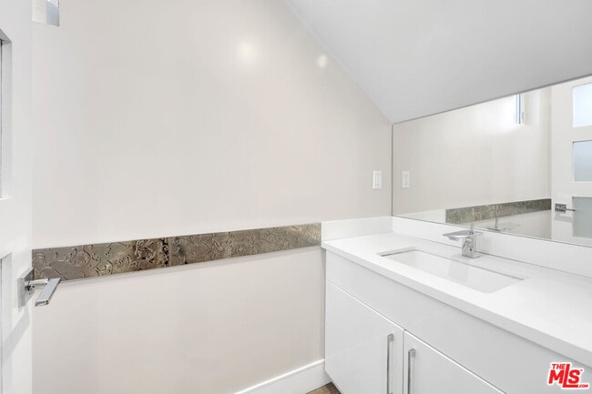 Building Photo - 4538 Dempsey Ave