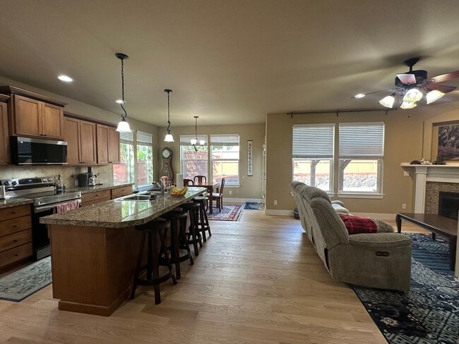 Building Photo - 4405 Cashmere Dr NE