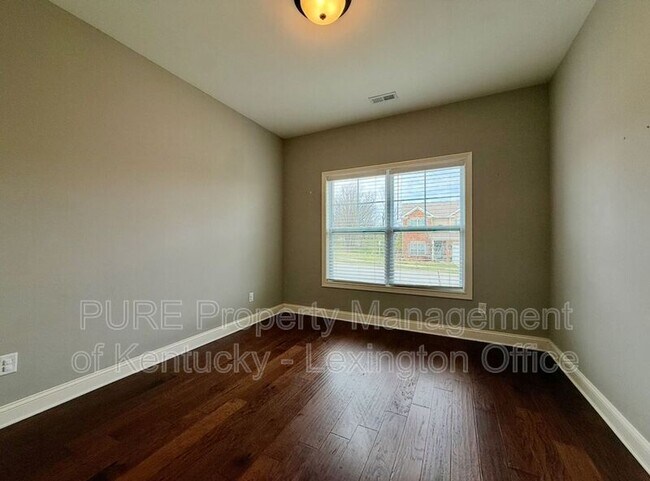 Building Photo - 242 Ikebana Dr