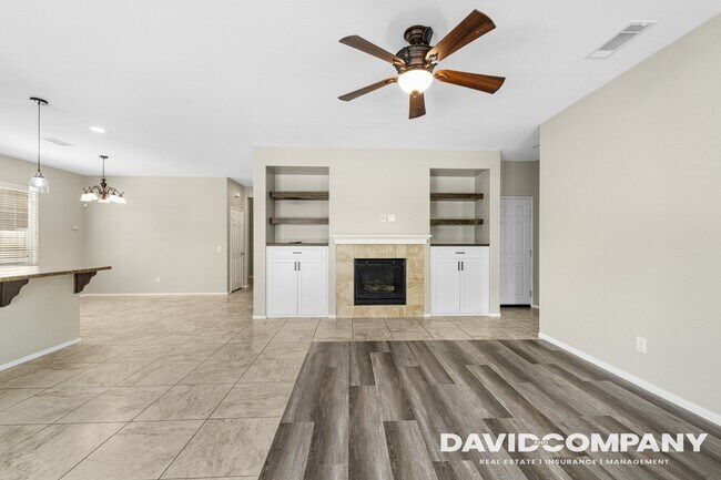 Building Photo - 1105 N Yucca Ave