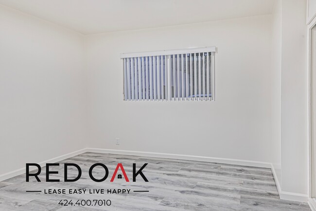 Building Photo - 440 1/2 S Wilton Pl-4