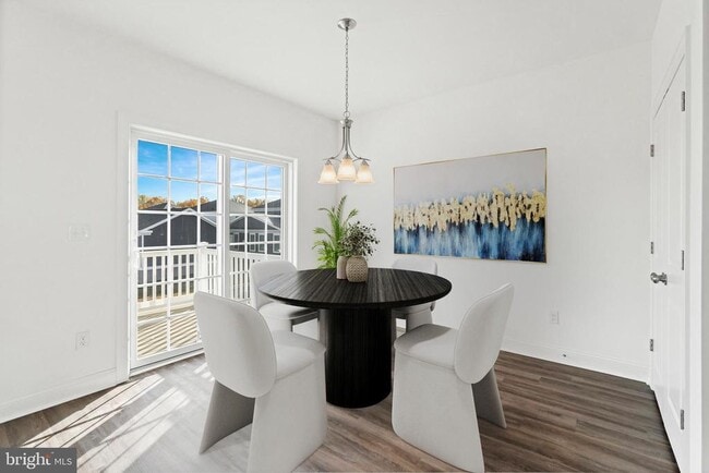 Building Photo - 982 Lorewood Grove Rd