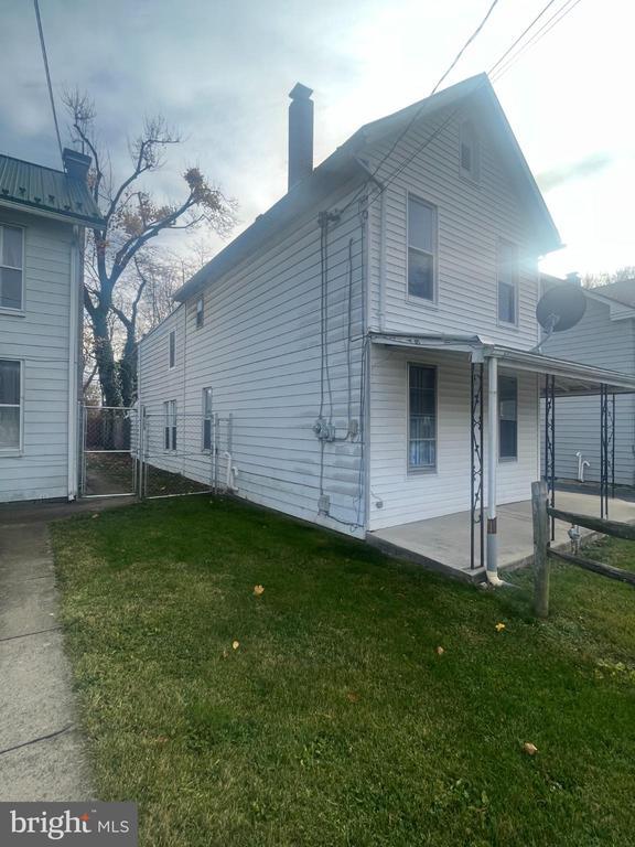 Building Photo - 762 Broad St