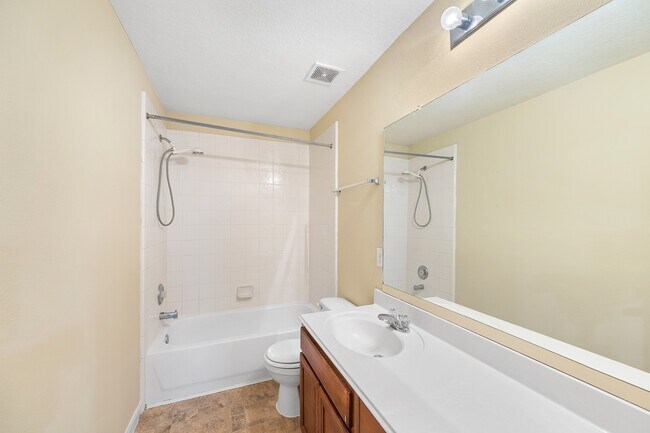 Building Photo - 10003 Lynette Falls Dr