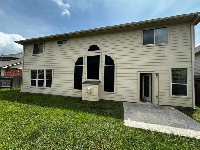 Building Photo - 18515 Skippers Helm