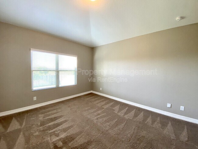 Building Photo - 1206 Ranch Falls