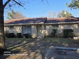 Building Photo - 905 N 24th St