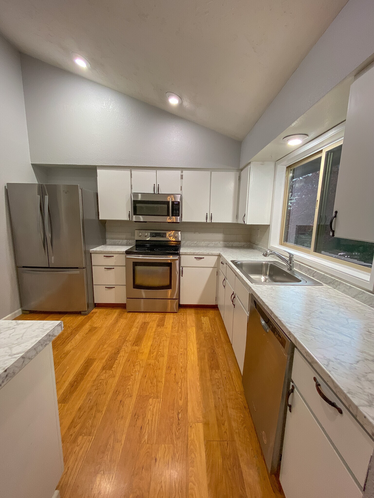 Building Photo - 925 Manzanal St NE