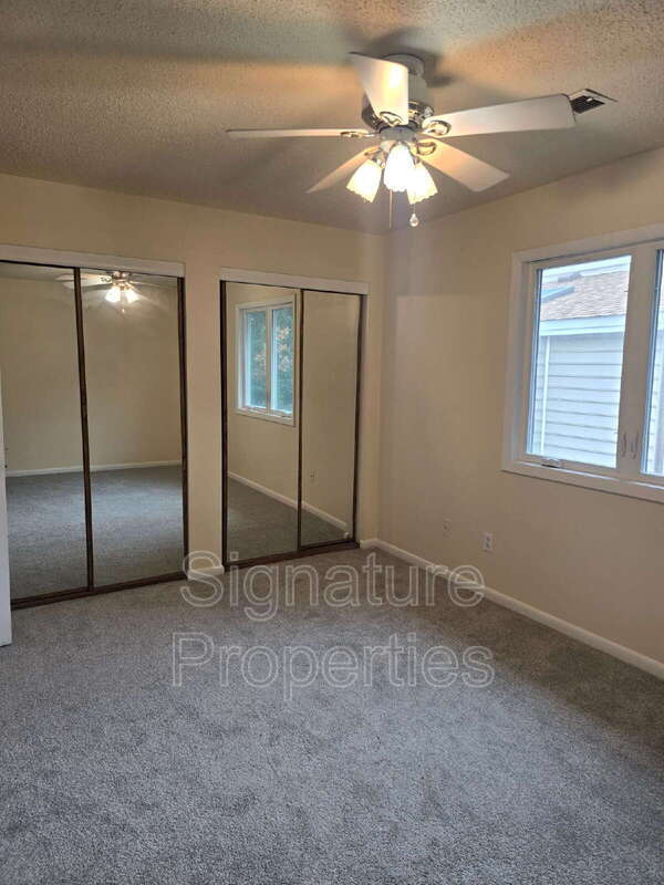 Building Photo - 2304 La Jolla Ct