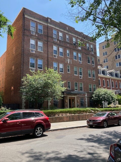 Building Photo - 2010 Kalorama Rd NW