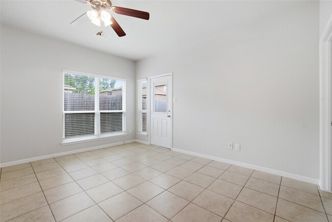 Building Photo - 116 Camelot Pl Ct