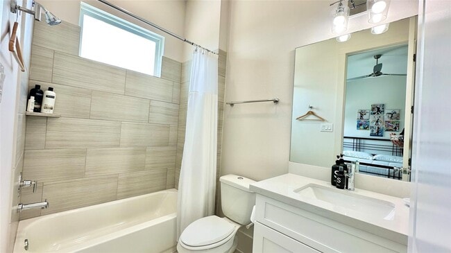 Building Photo - 1216 W 21st St