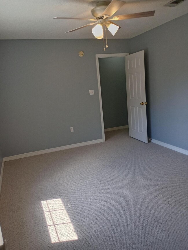 Building Photo - 129 Noblat Dr