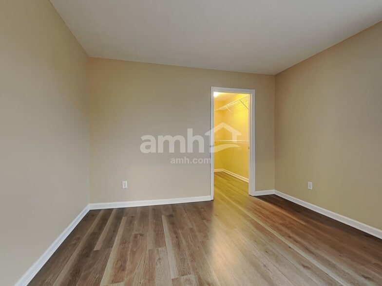 Building Photo - 10 Hunterbrook Ct