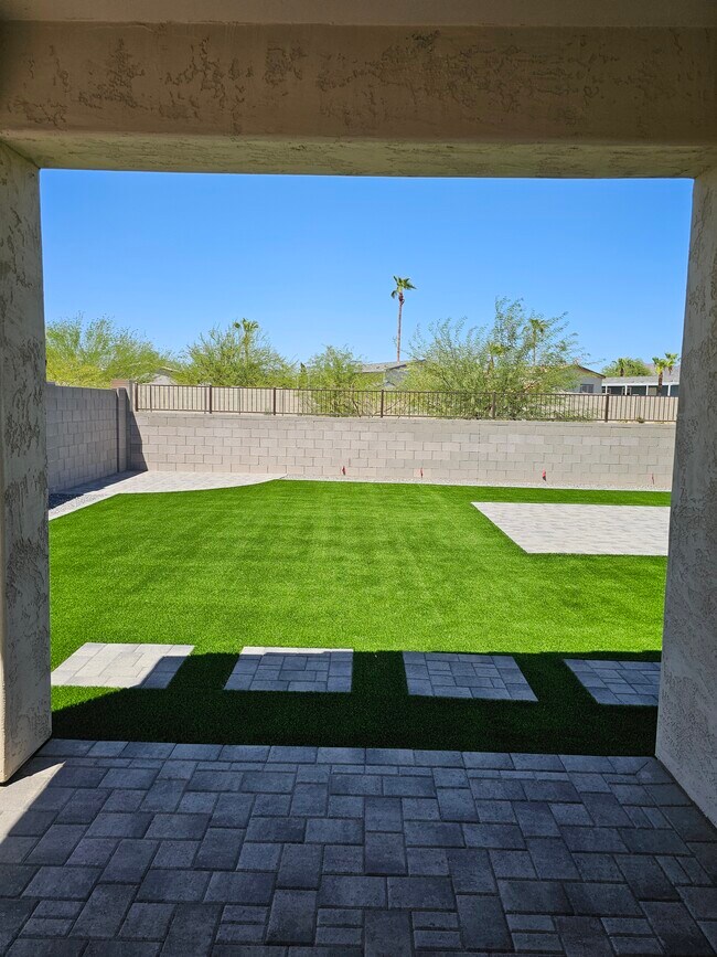 Building Photo - 24388 W Verlea Dr