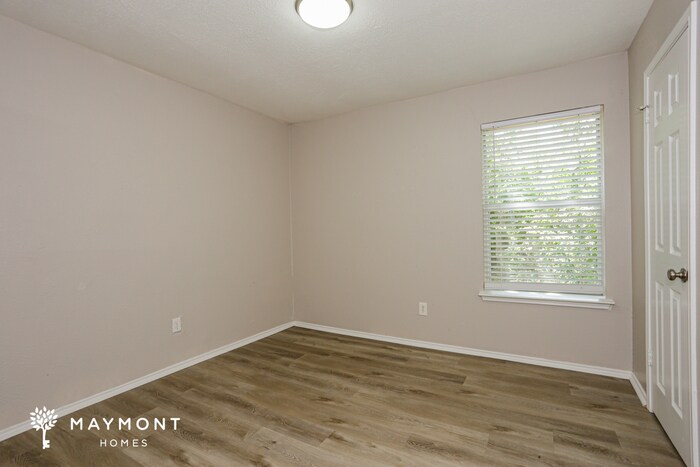 Building Photo - 6504 Pilgrim Ln