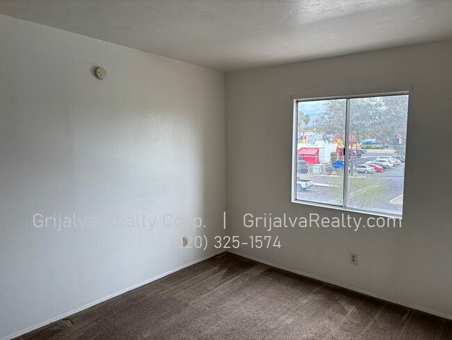 Building Photo - Beautiful 2 Bedroom, 2 Bath Condo for Rent...