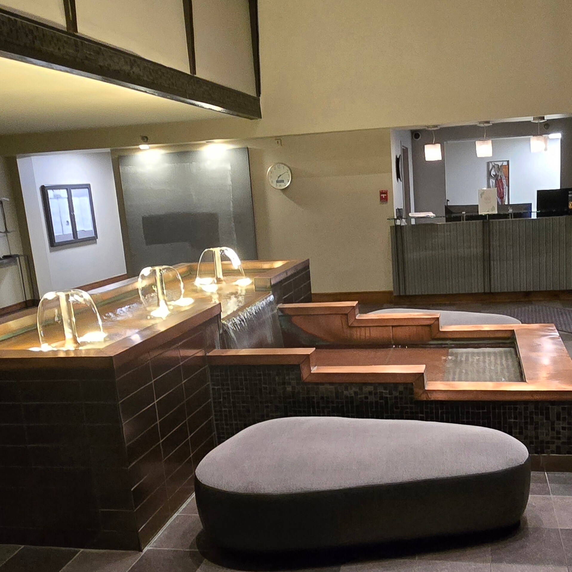 Lobby - 401 S 1st St