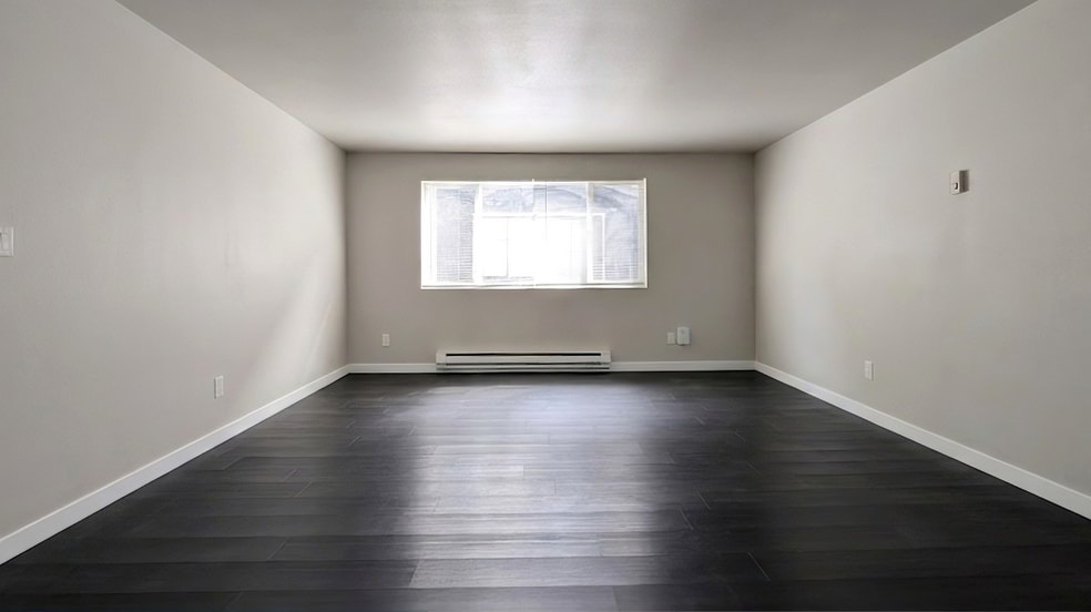 Large living space - 8436 Delridge Way SW