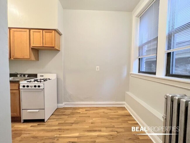 Building Photo - 0 bedroom in CHICAGO IL 60640