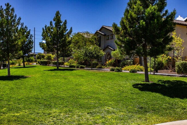 Building Photo - 10589 Sariah Skye Ave
