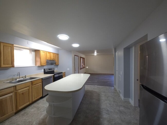 Building Photo - 508 S Main St