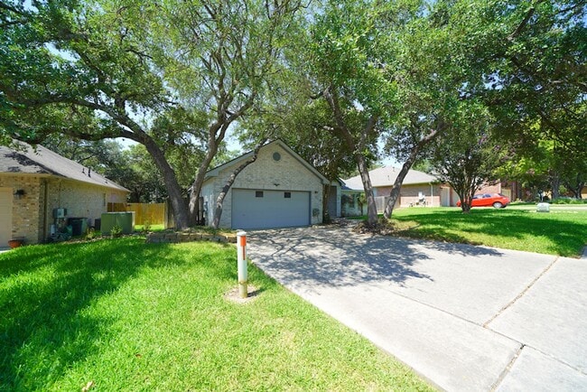 Building Photo - Beautifully Updated Home in Olympia Hills ...