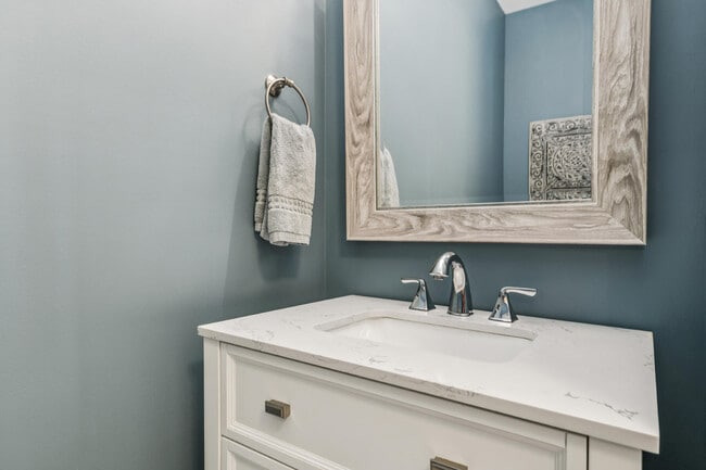 Building Photo - 106 S Longport Cir