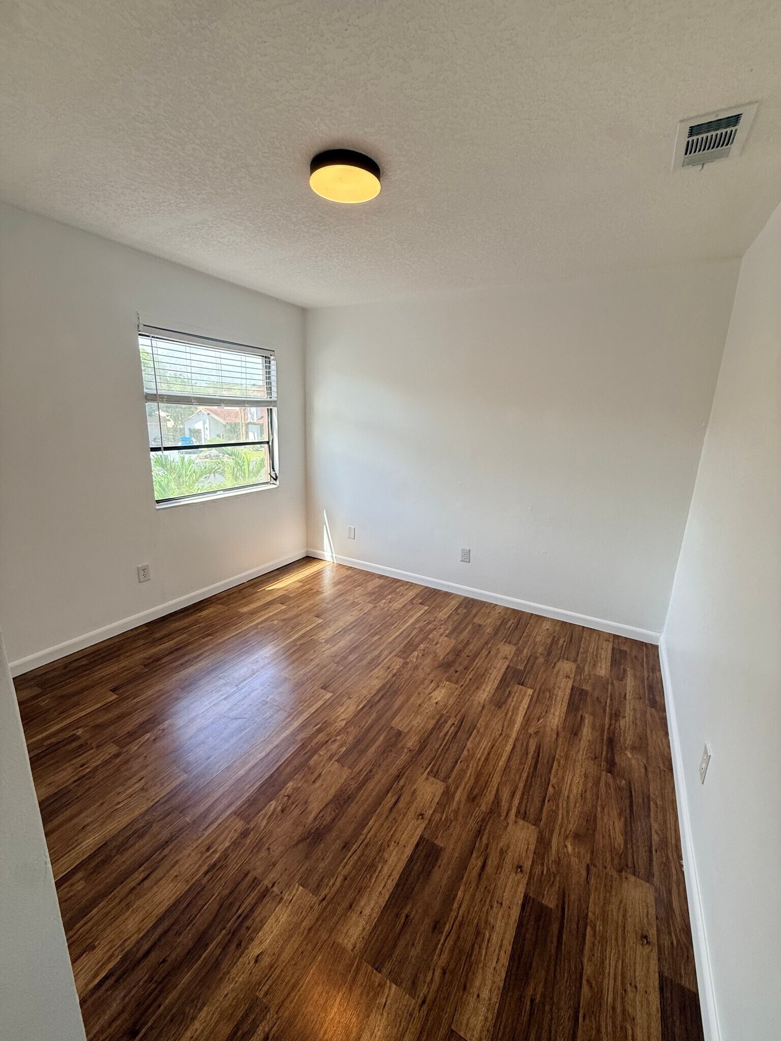 Building Photo - 9645 SW 148th Pl
