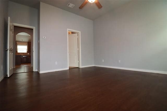 Building Photo - 205 Cedar Crk Dr