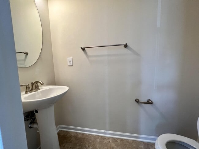 Building Photo - 326 Falcon Run