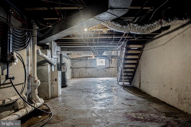 Building Photo - 2137 Mifflin St