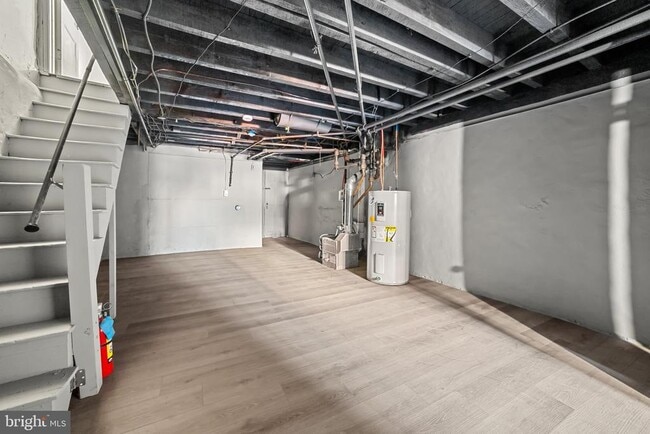 Building Photo - 312 E Eleanor St