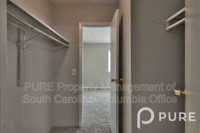 Building Photo - 1323 Old Manor Rd