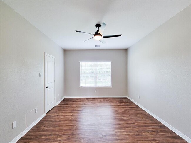 Building Photo - 23111 Broad Springs Court