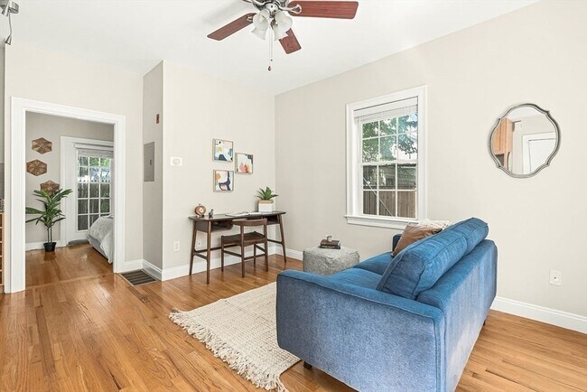 Building Photo - 749 Somerville Ave