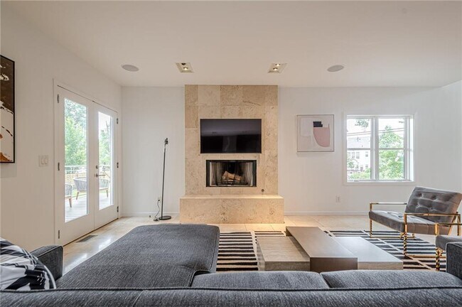 Building Photo - 2269 Briarwood Hills Dr NE