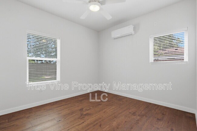 Building Photo - 216 E Fest St