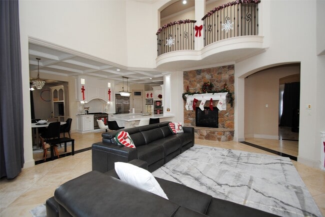 Building Photo - 15823 Medina Lake Ln