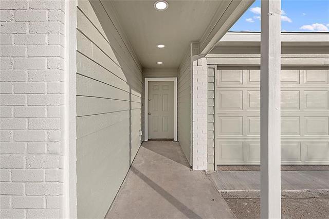 Building Photo - 1100 Brush Creek Dr