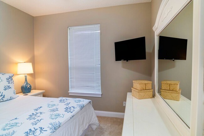 Building Photo - On island time -BBQ-Pool -sleeps 10 -near ...