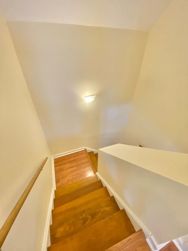 Building Photo - 31 Volz St