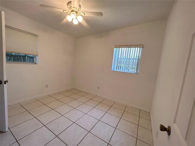 Building Photo - 460 Card Ave