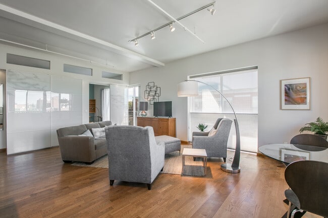 Building Photo - 401 Central Ave NE